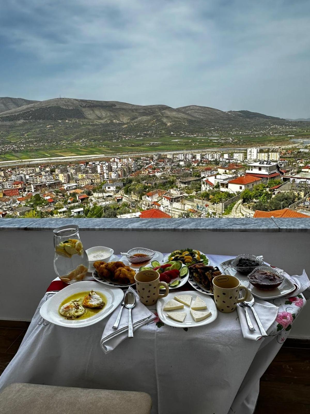 Guesthouse & Hospitality Berat Exterior foto